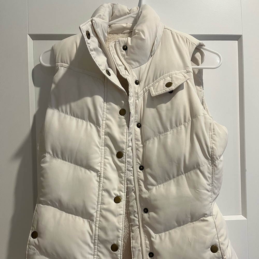 Banana Republic white puff vest